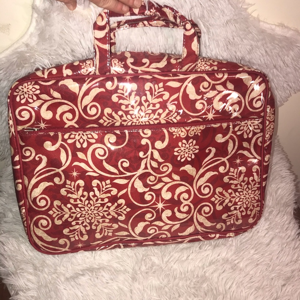 Makeup/toiletry bag